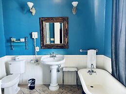 Creole Gardens Guesthouse and Inn