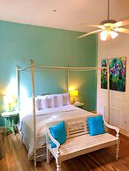 Creole Gardens Guesthouse and Inn