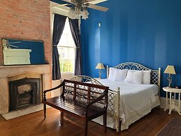 Creole Gardens Guesthouse and Inn