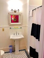 Creole Gardens Guesthouse and Inn