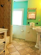 Creole Gardens Guesthouse and Inn