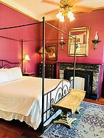 Creole Gardens Guesthouse and Inn