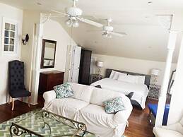 Creole Gardens Guesthouse and Inn