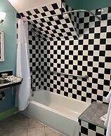 Creole Gardens Guesthouse and Inn