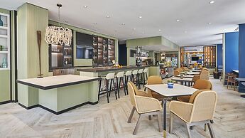 Hyatt Centric The Pike Long Beach