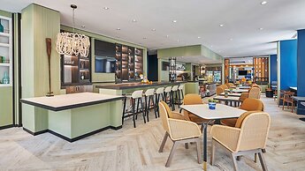 Hyatt Centric The Pike Long Beach