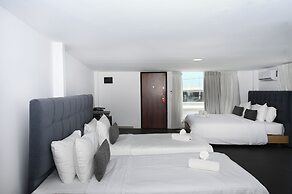 Kosmoplaz Beach Hotel