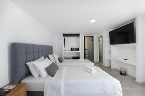 Kosmoplaz Beach Hotel