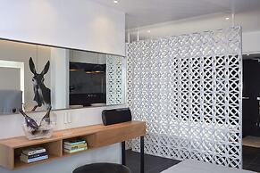 Kosmoplaz Beach Hotel