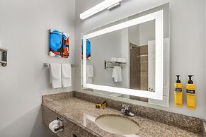Best Western Plus New Caney Inn & Suites