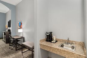 Best Western Plus New Caney Inn & Suites