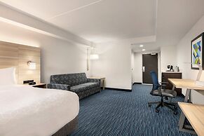Holiday Inn Express Hotel & Suites Norfolk Airport by IHG