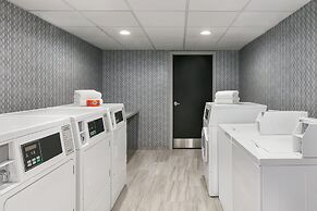 Holiday Inn Express Hotel & Suites Norfolk Airport by IHG