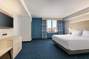 Holiday Inn Express Hotel & Suites Norfolk Airport by IHG