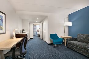 Holiday Inn Express Hotel & Suites Norfolk Airport by IHG