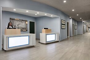 Holiday Inn Express Hotel & Suites Norfolk Airport by IHG