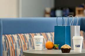 Holiday Inn Express Hotel & Suites Norfolk Airport by IHG