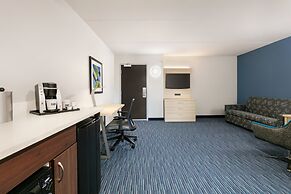 Holiday Inn Express Hotel & Suites Norfolk Airport by IHG