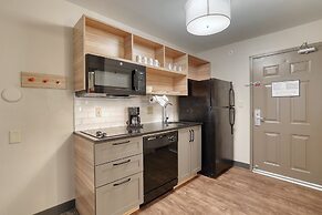 Candlewood Suites Milwaukee Airport by IHG