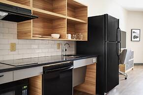 Candlewood Suites Milwaukee Airport by IHG