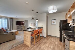 Candlewood Suites Milwaukee Airport by IHG