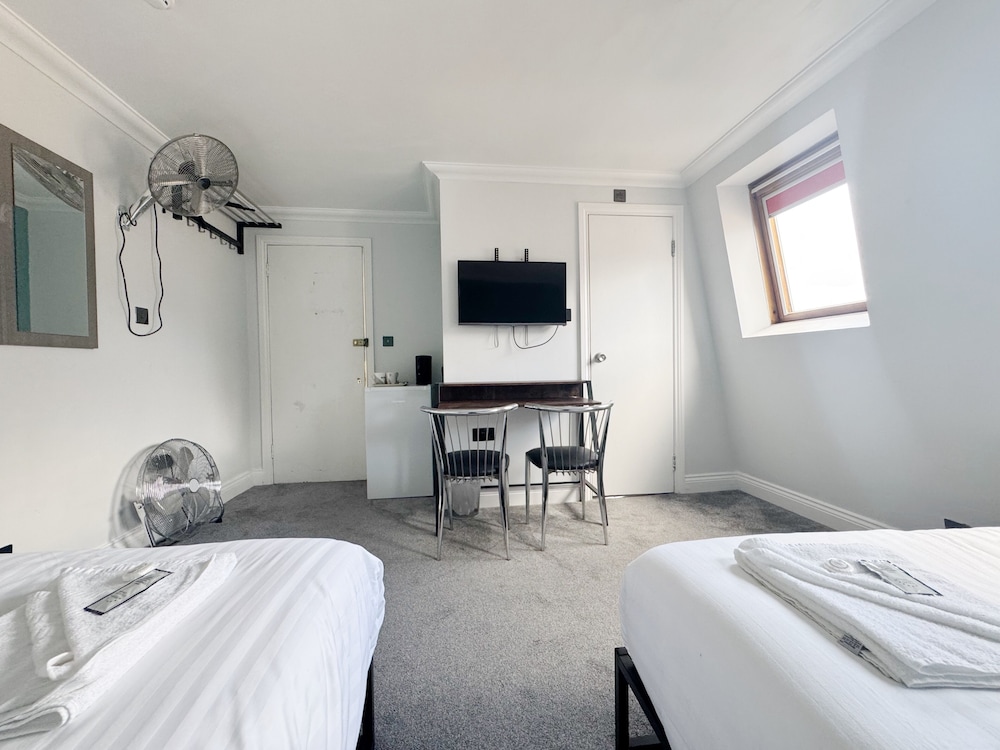 Plaza Hotel Hammersmith