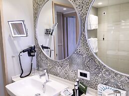 ROBINSON KYLLINI BEACH