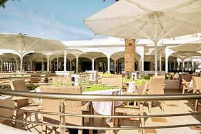 ROBINSON KYLLINI BEACH