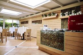 ROBINSON KYLLINI BEACH