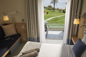 ROBINSON KYLLINI BEACH