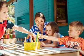 ROBINSON KYLLINI BEACH