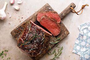 ROBINSON KYLLINI BEACH