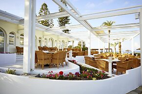 ROBINSON KYLLINI BEACH