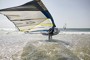 ROBINSON KYLLINI BEACH