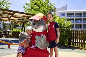 ROBINSON KYLLINI BEACH