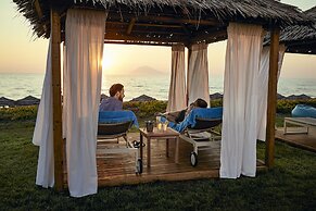 ROBINSON KYLLINI BEACH