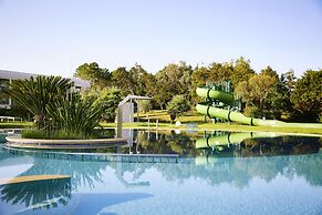 ROBINSON KYLLINI BEACH