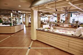 ROBINSON KYLLINI BEACH