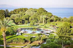 ROBINSON KYLLINI BEACH