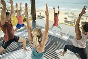 ROBINSON KYLLINI BEACH