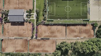 ROBINSON KYLLINI BEACH