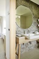 ROBINSON KYLLINI BEACH