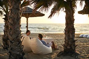 ROBINSON KYLLINI BEACH