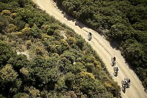 ROBINSON KYLLINI BEACH