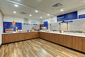 Holiday Inn Express Hotel and Suites Nashville-Opryland by IHG