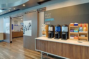 Holiday Inn Express Hotel and Suites Nashville-Opryland by IHG