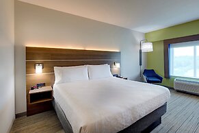 Holiday Inn Express Hotel and Suites Nashville-Opryland by IHG