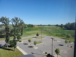 Holiday Inn Express Hotel and Suites Mankato East by IHG