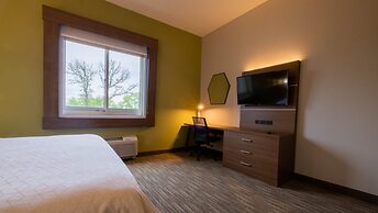 Holiday Inn Express Hotel and Suites Mankato East by IHG