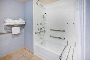 Hampton Inn & Suites Cape Cod-West Yarmouth